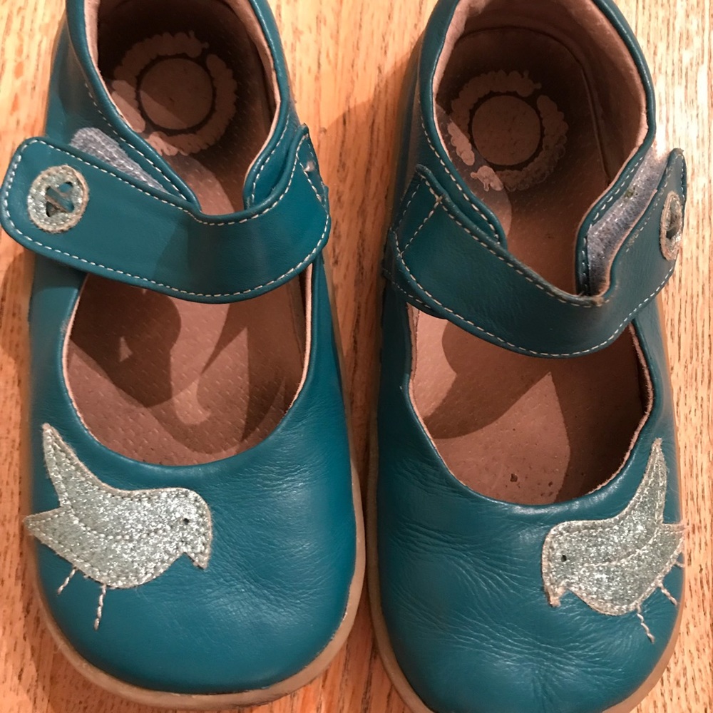 Livid and Luca pájaro Mary Janes.